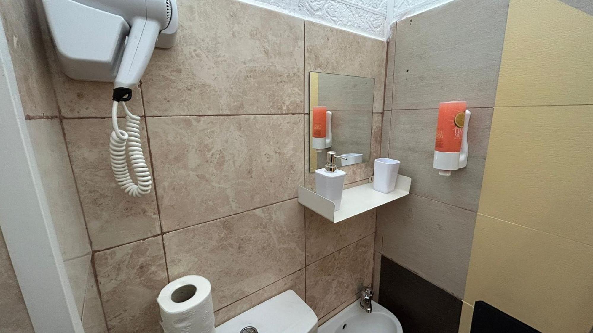 Central Accommodation Budget By Hr Bukurešť Exteriér fotografie