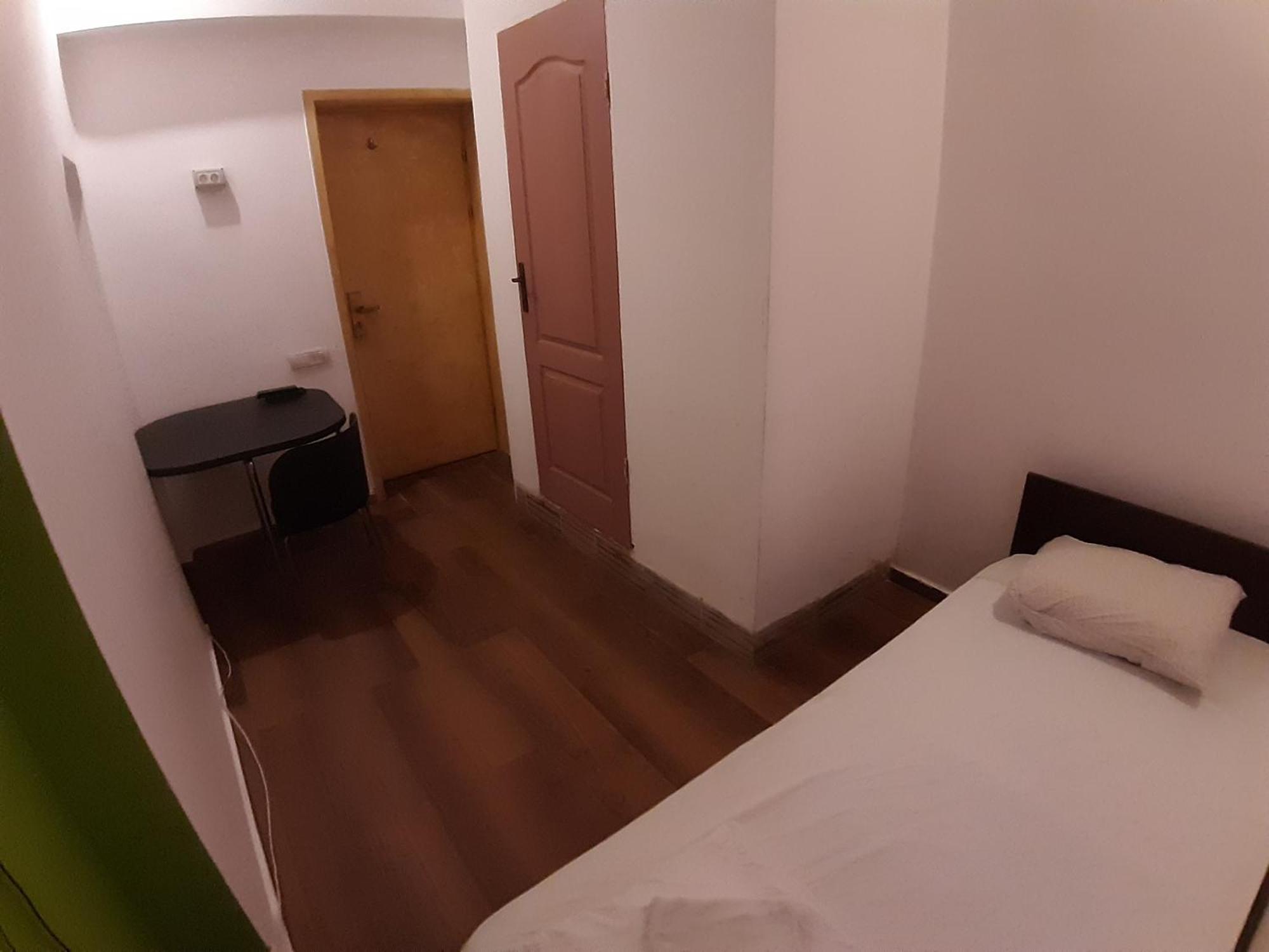 Central Accommodation Budget By Hr Bukurešť Exteriér fotografie